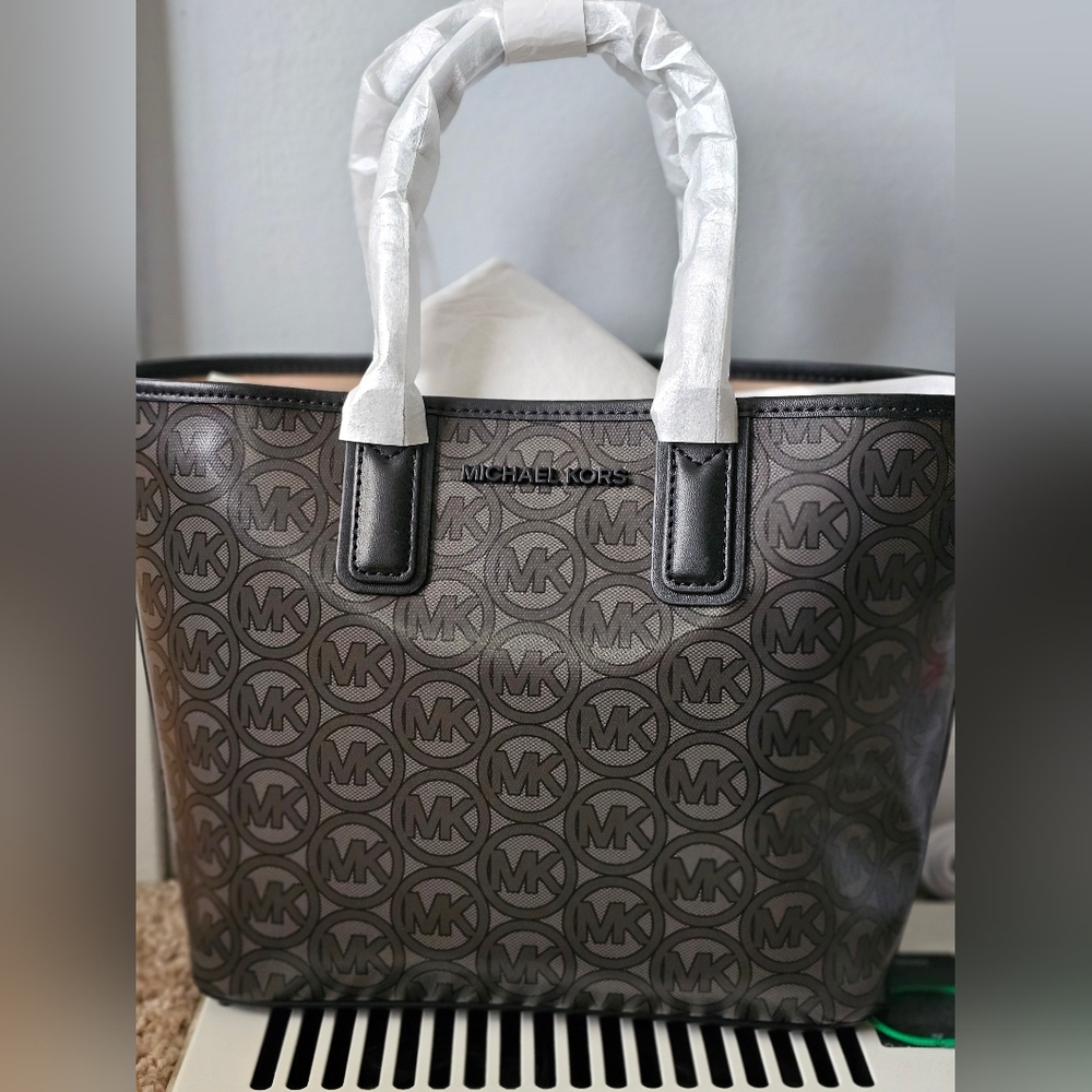 New with tags black Michael Kors Jodie small tote size 9x8"